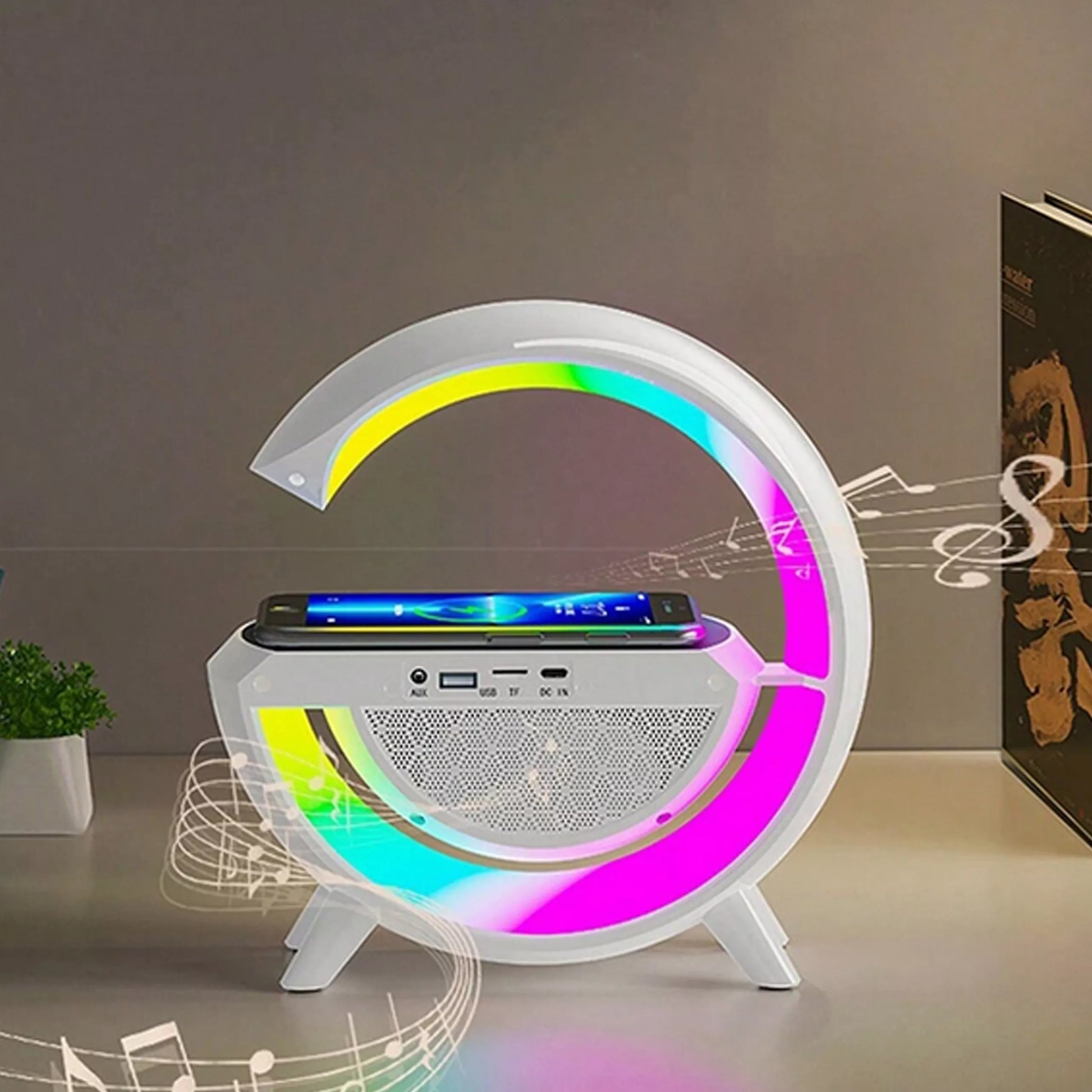 Daugiafunkcinė lempa , laikrodis su QI įkrovikliu