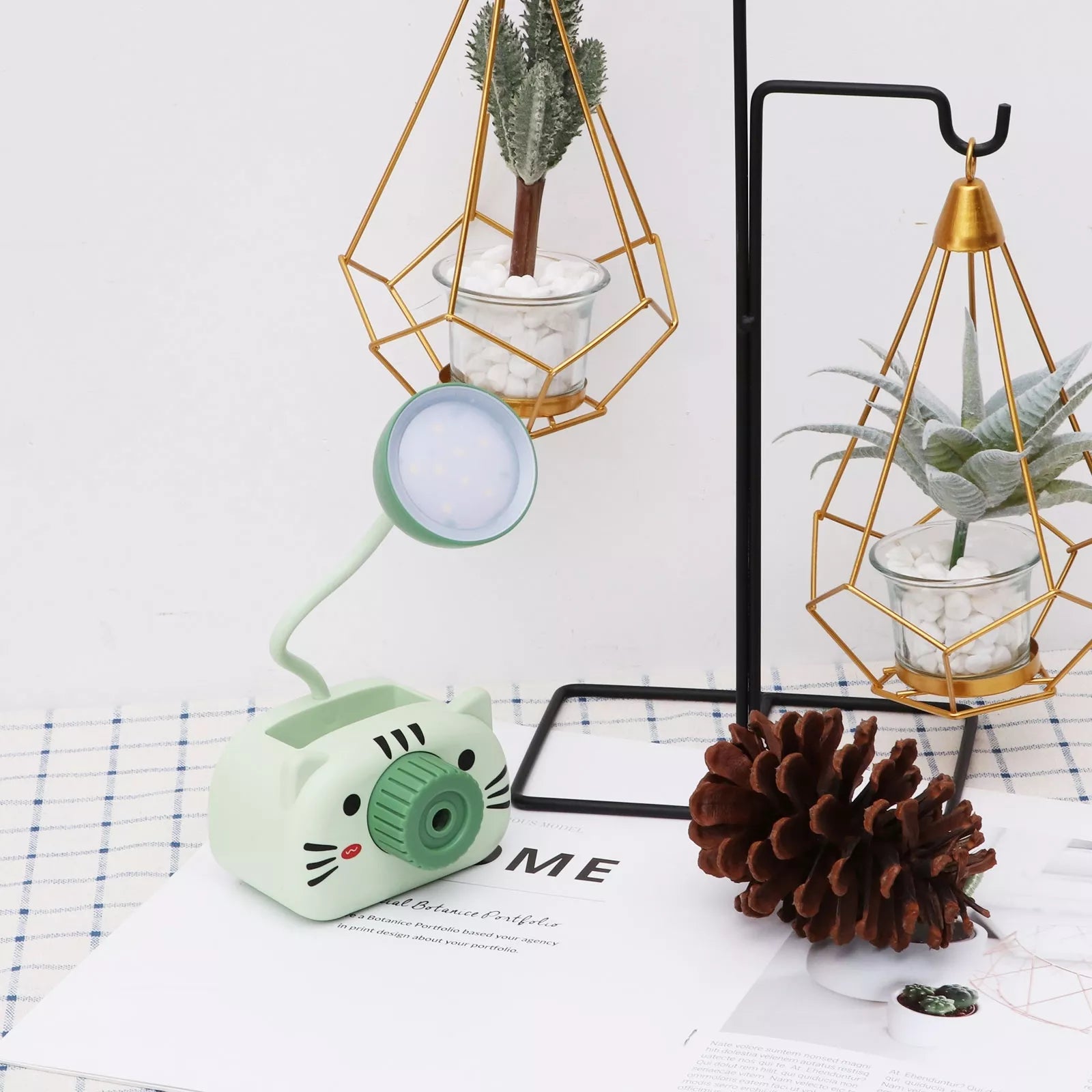 LED šviestuvas su drožtuku - Mėlyna