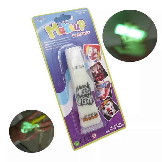 Tamsoje šviečiantys dažai